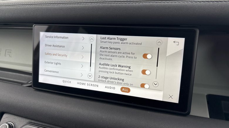 Land Rover Defender 3.0 D200 SE 110 5dr Auto Diesel Estate